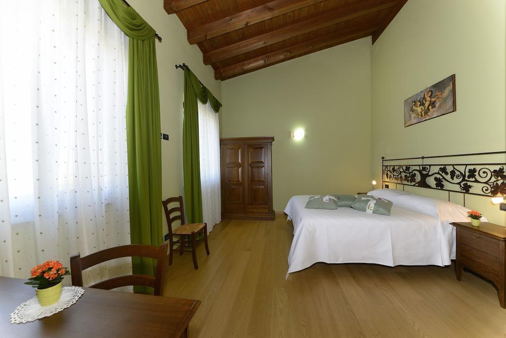 Agriturismo Bacche Di Bosco Verona Zimmer foto